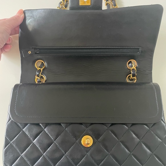 Chanel vintage classic medium flap bag - Picture 4 of 13
